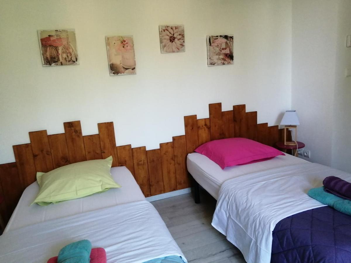 Les Dauphins Apartamento Saint-Romain-de-Jalionas Exterior foto