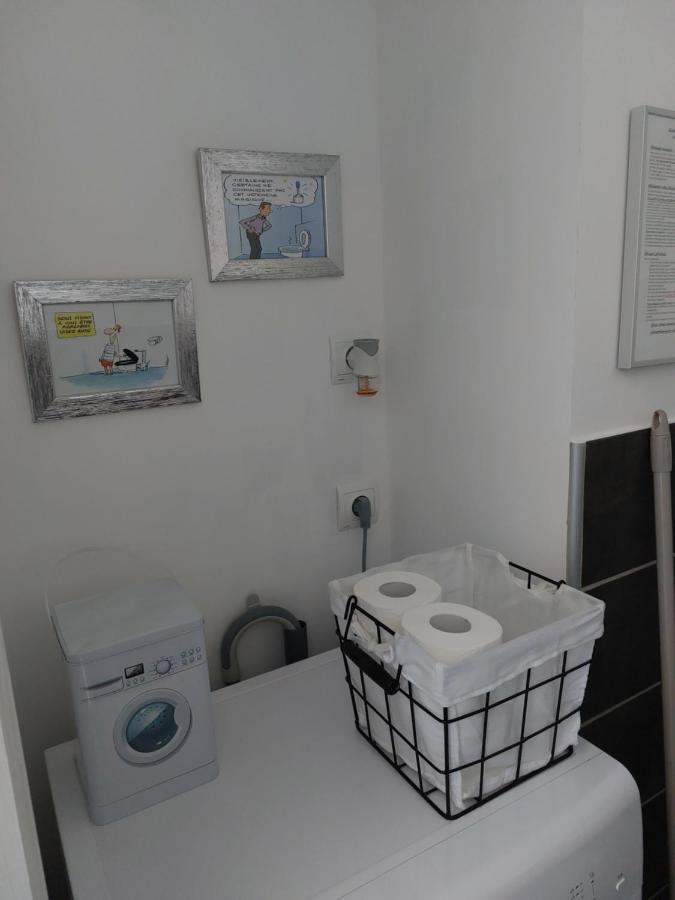 Les Dauphins Apartamento Saint-Romain-de-Jalionas Exterior foto